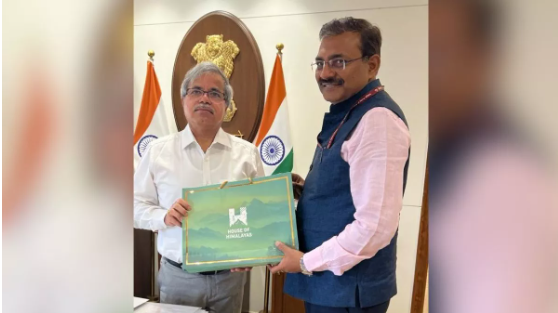 एनएसए अजीत डोभाल से मिले मुख्य सचिव आनंद बर्द्धन, राज्य से जुड़े विभिन्न मुद्दों पर की चर्चा