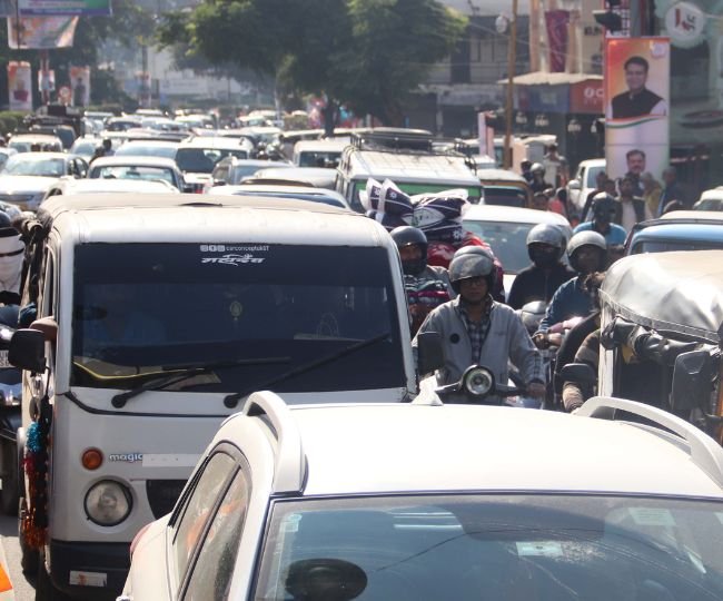 ट्रैफिक जाम से जूझा देहरादून, संडे भर लोग रहे परेशान..