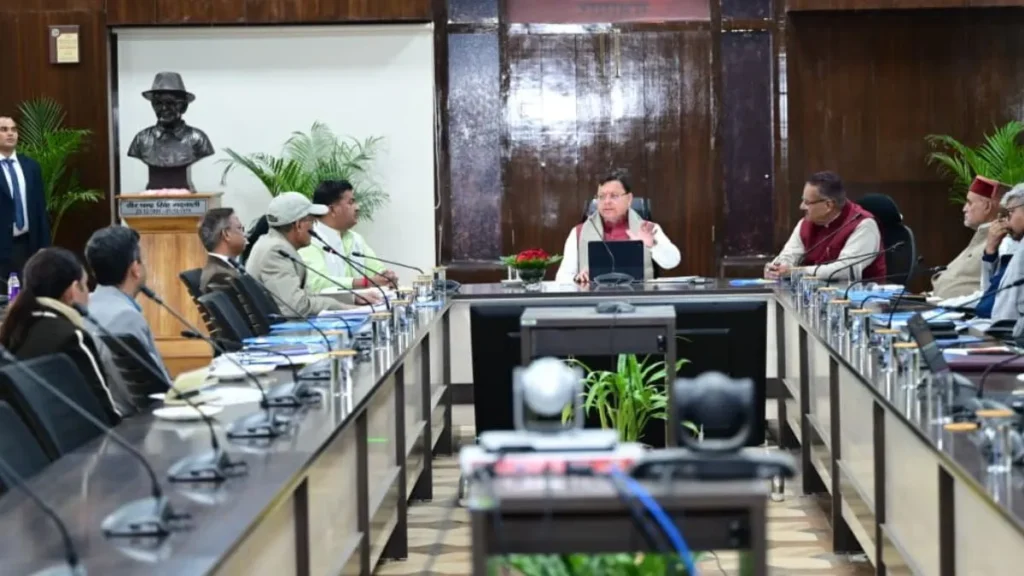 धामी सरकार ने संविदा कर्मियों को दिया उपहार, जल्द होगा नियमितीकरण ..