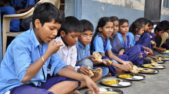 Haridwar: जिले के स्कूलों में गहराया मिड-डे मील संकट, उधार के चावल से बन रहा भोजन, कई विद्यालयों में हुआ बंद